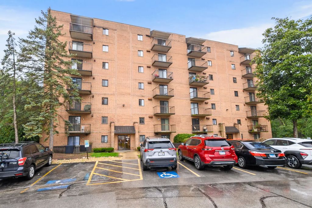 6050 Lake Bluff Drive 402, Tinley Park