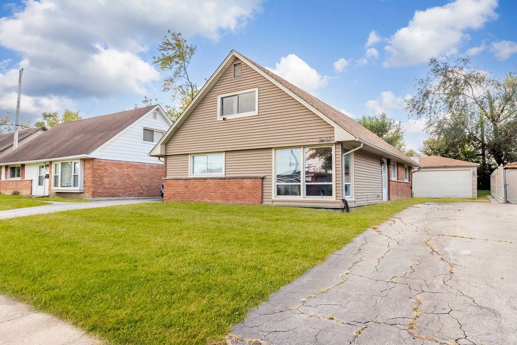3907 167th Place, Country Club Hills