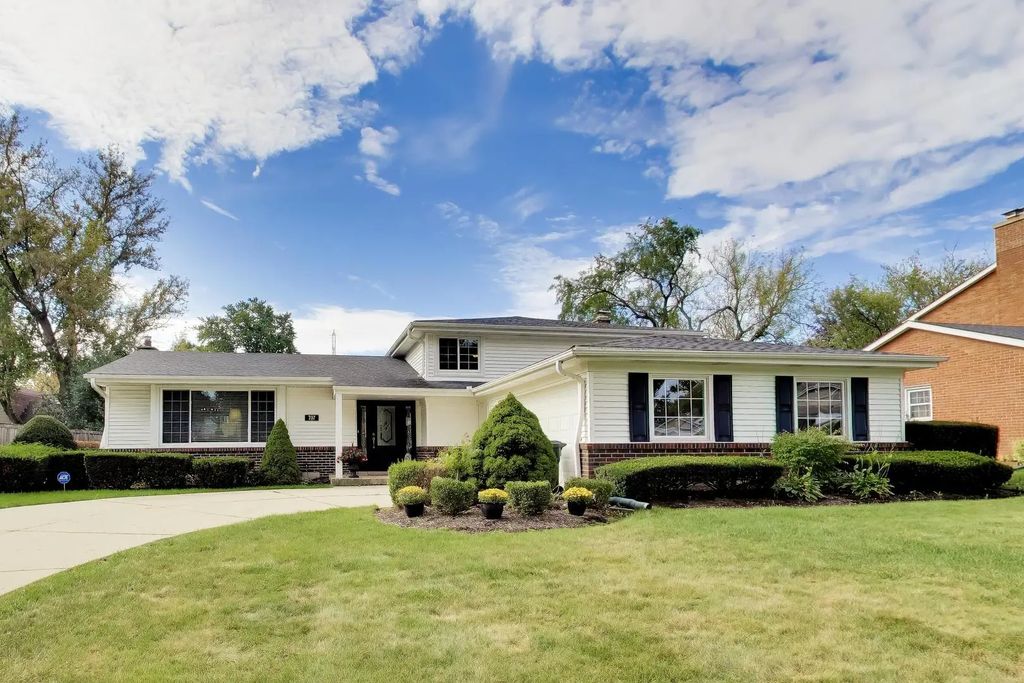 707 E Monterey Road, Palatine
