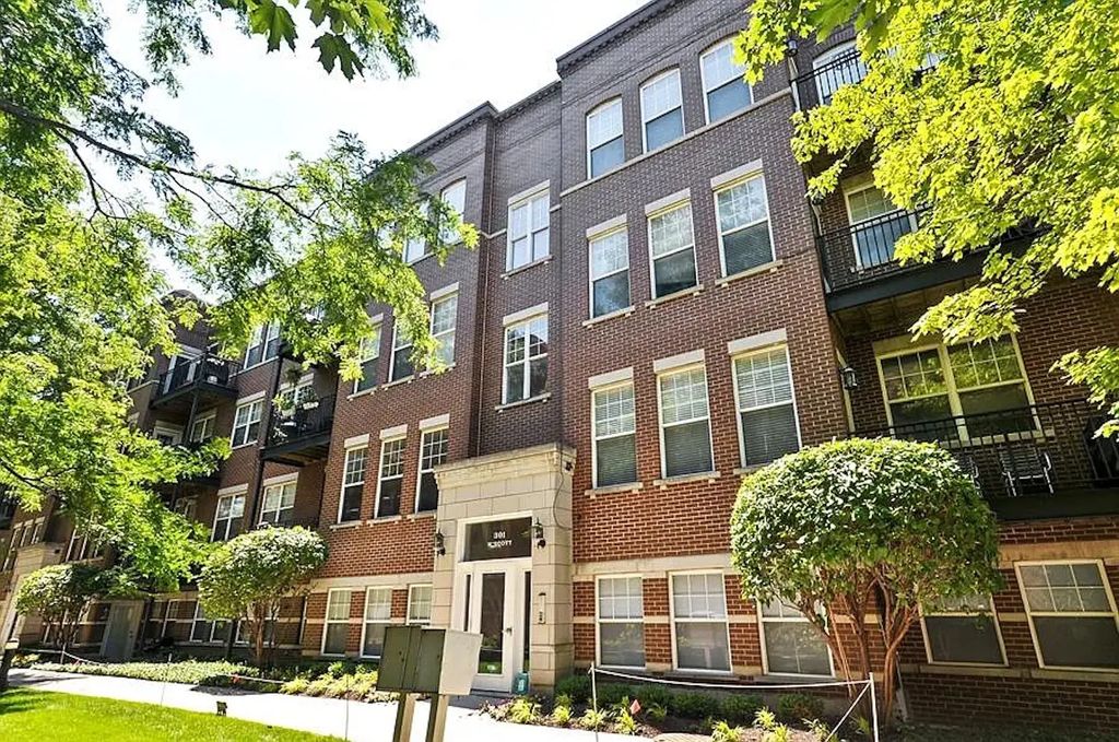 301 W Scott Street 204, Chicago