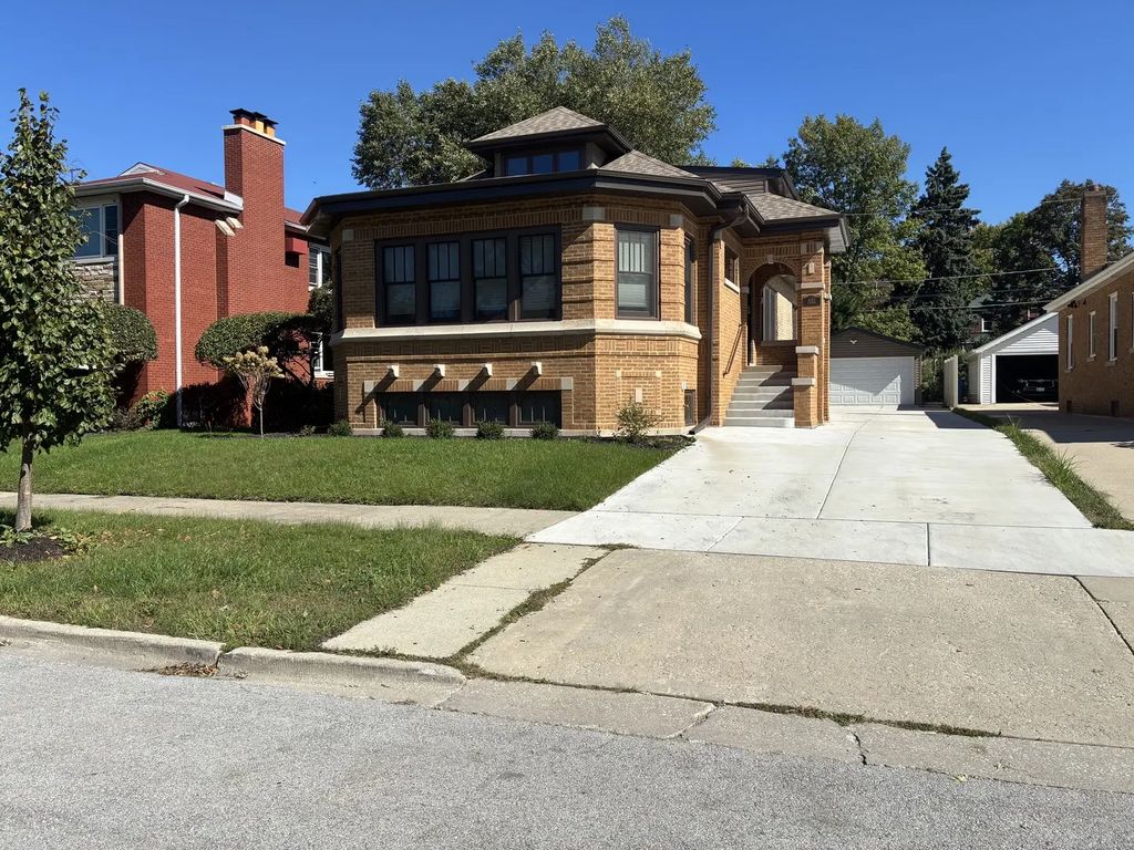 10611 S Claremont Avenue, Chicago