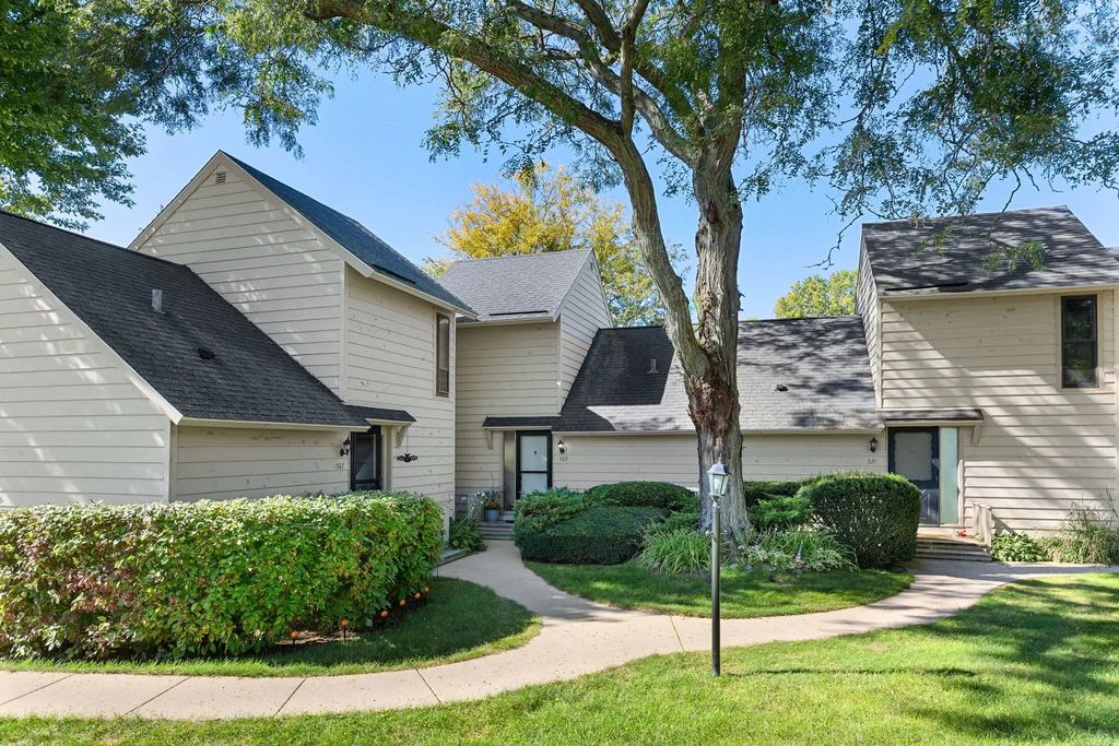 569 Dunham Road, Gurnee