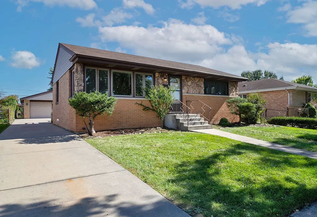 8639 N Olcott Avenue, Niles