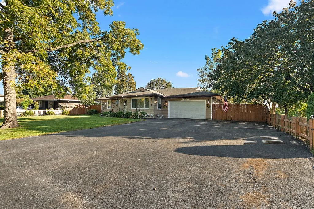 901 E 1st Street, Lockport