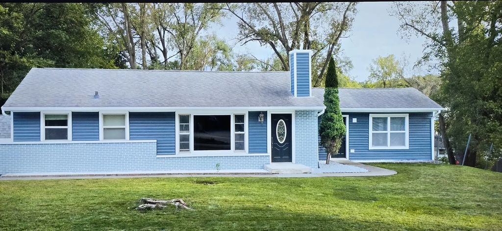 139 Memory Lane, Carpentersville