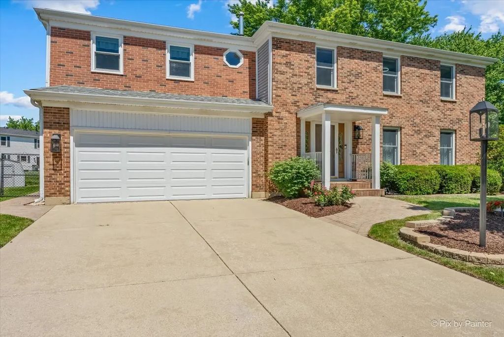 1280 Pembrook Circle, Roselle