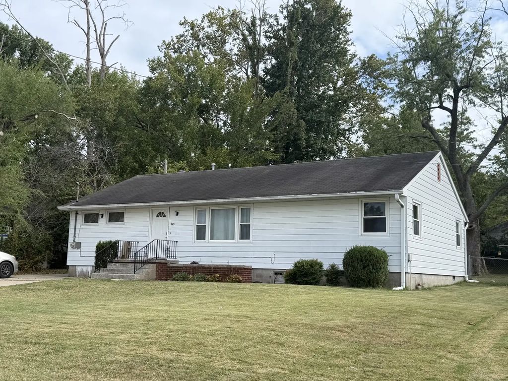 1145 E Walnut Street, Carbondale