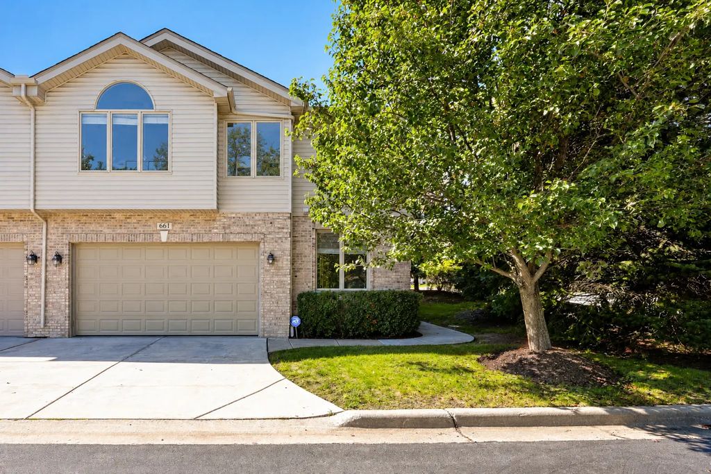 661 E Nerge Road, Roselle
