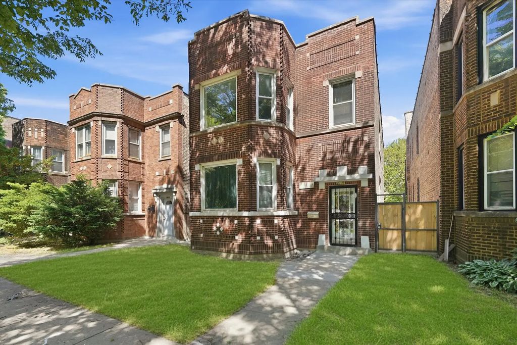 9015 S Muskegon Avenue, Chicago