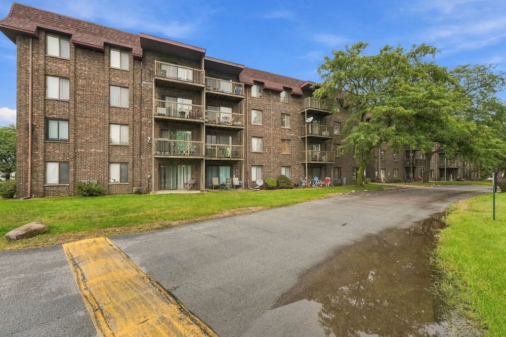 820 Elder Road 202, Homewood