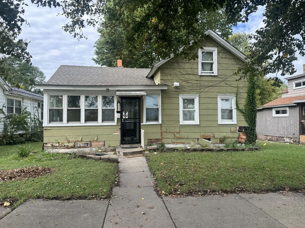225 N West Avenue, Kankakee