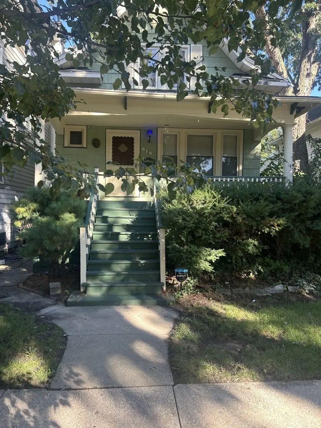 818 Circle Avenue, Forest Park