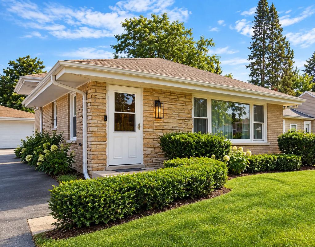 777 N Van Auken Street, Elmhurst