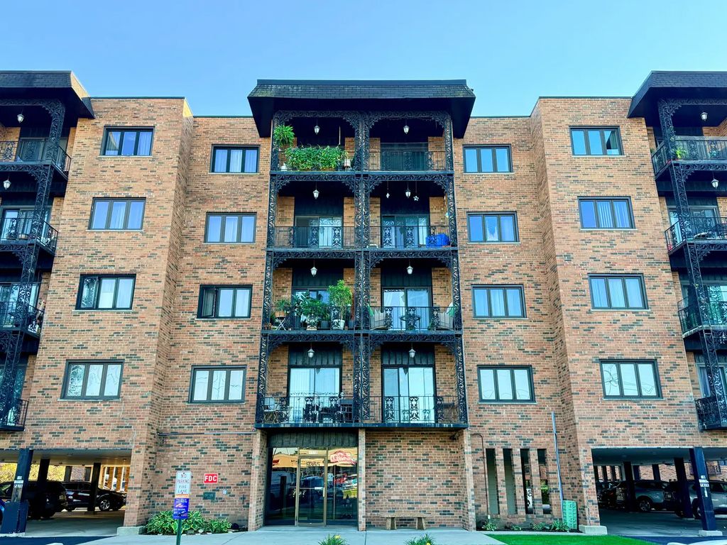 9355 Landings Lane 503, Des Plaines