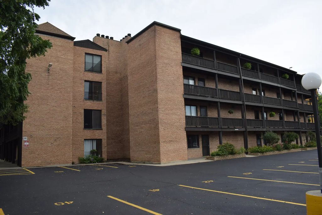 460 N Main Street N306a, Wauconda