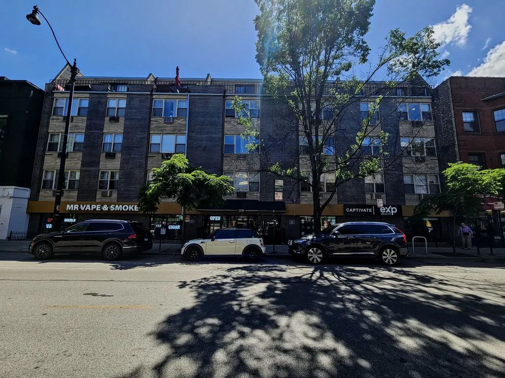 2250 N Lincoln Avenue 201, Chicago