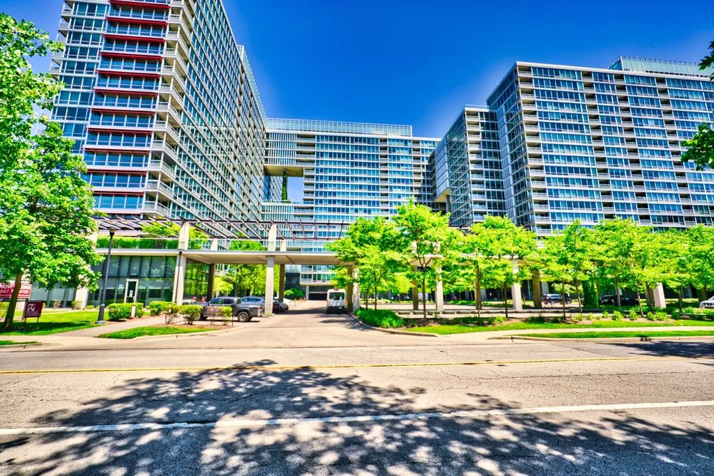 9725 Woods Drive 707, Skokie, 60077