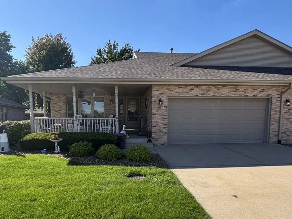 831 Deerpath Lane, Elwood