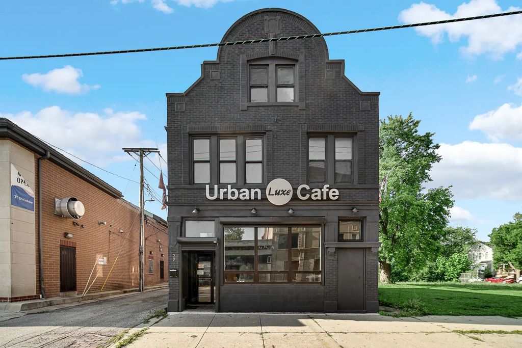 2911 E 79th Street, Chicago