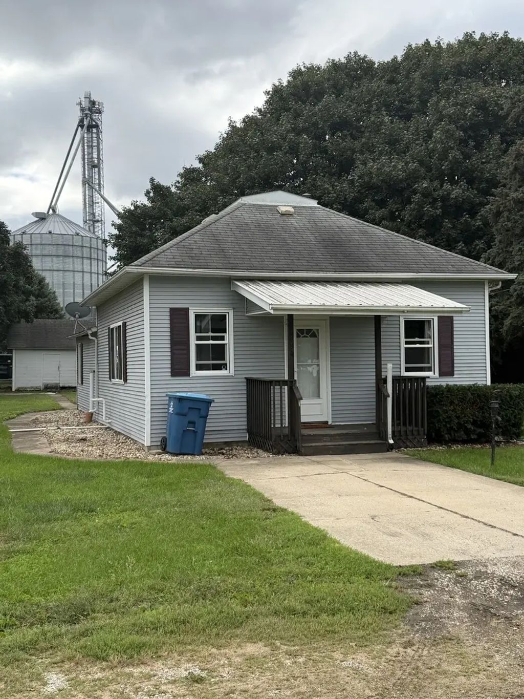 114 W 3rd Street, Mineral