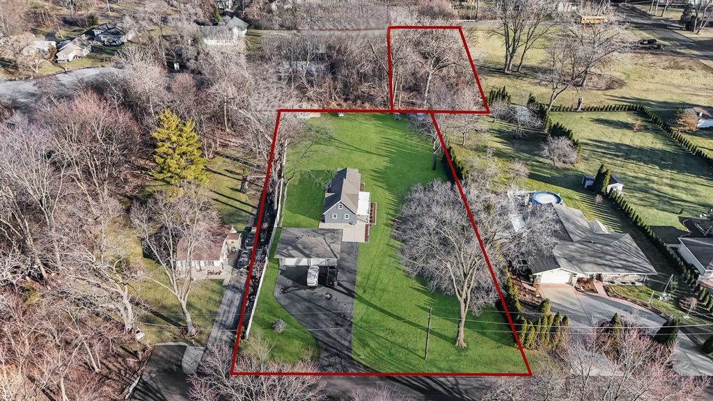 6n221 Virginia Road, Roselle