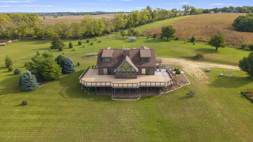 14949 Saunders Road, Pecatonica