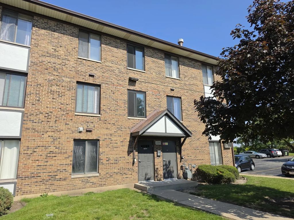 225 Gregory Street 10, Aurora