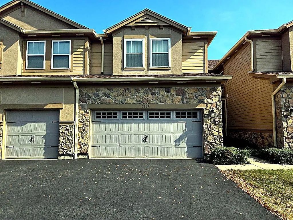 1819 Crenshaw Circle, Vernon Hills