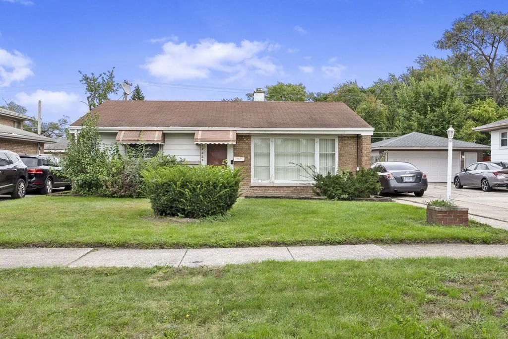 17223 Burnham Avenue, Lansing
