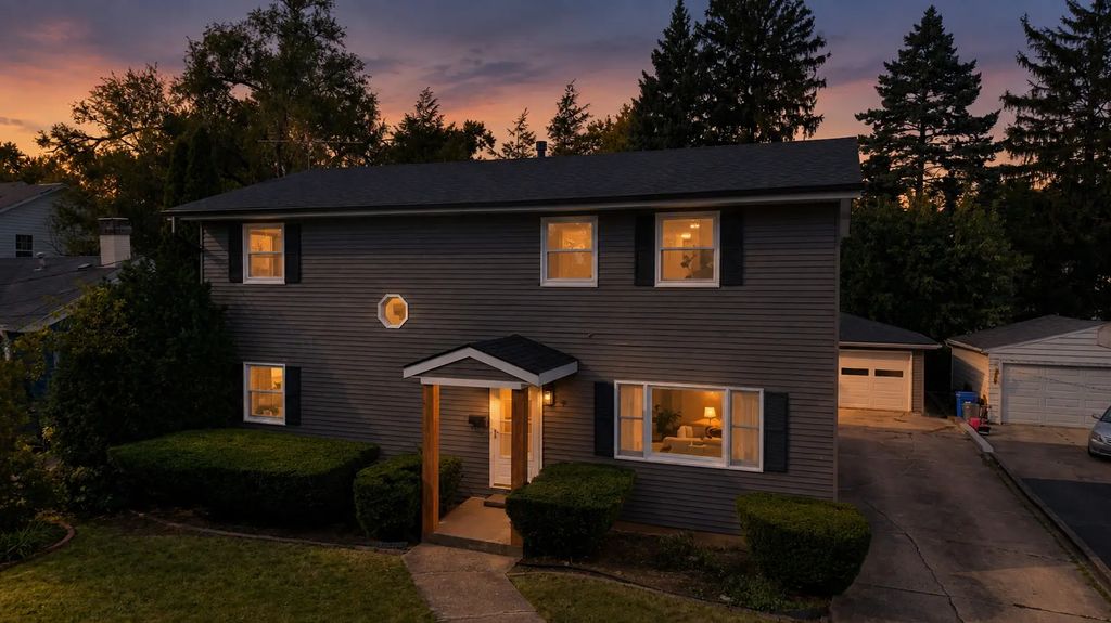 829 E Evergreen Street, Wheaton