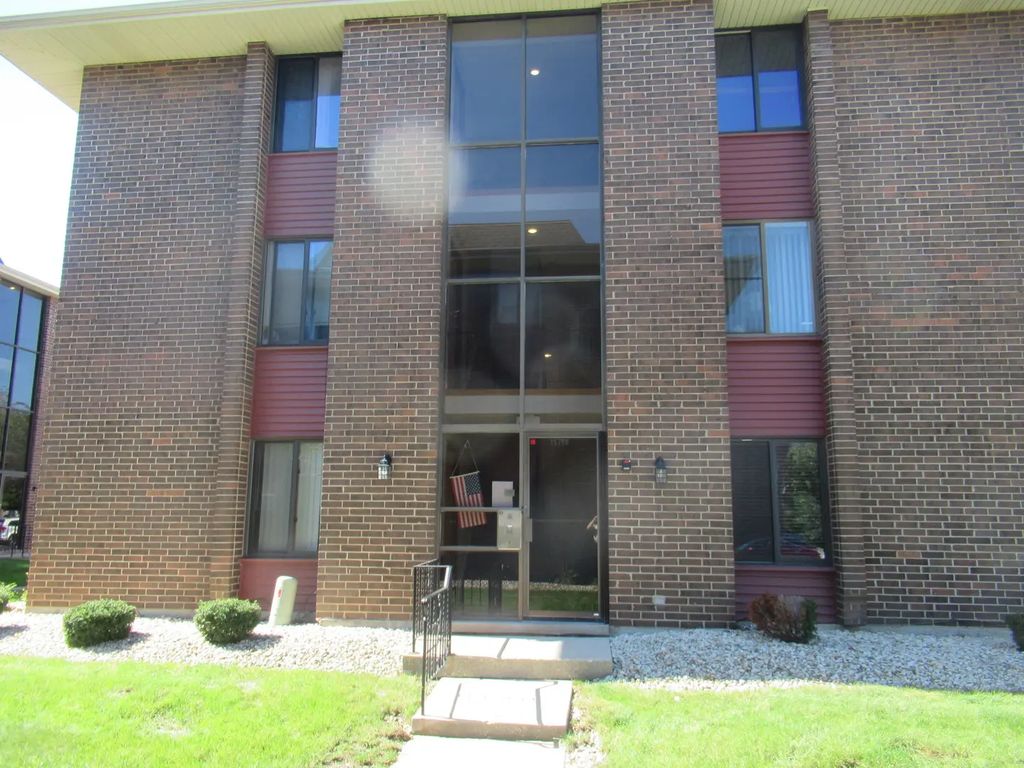 15700 Terrace Drive 1, Oak Forest