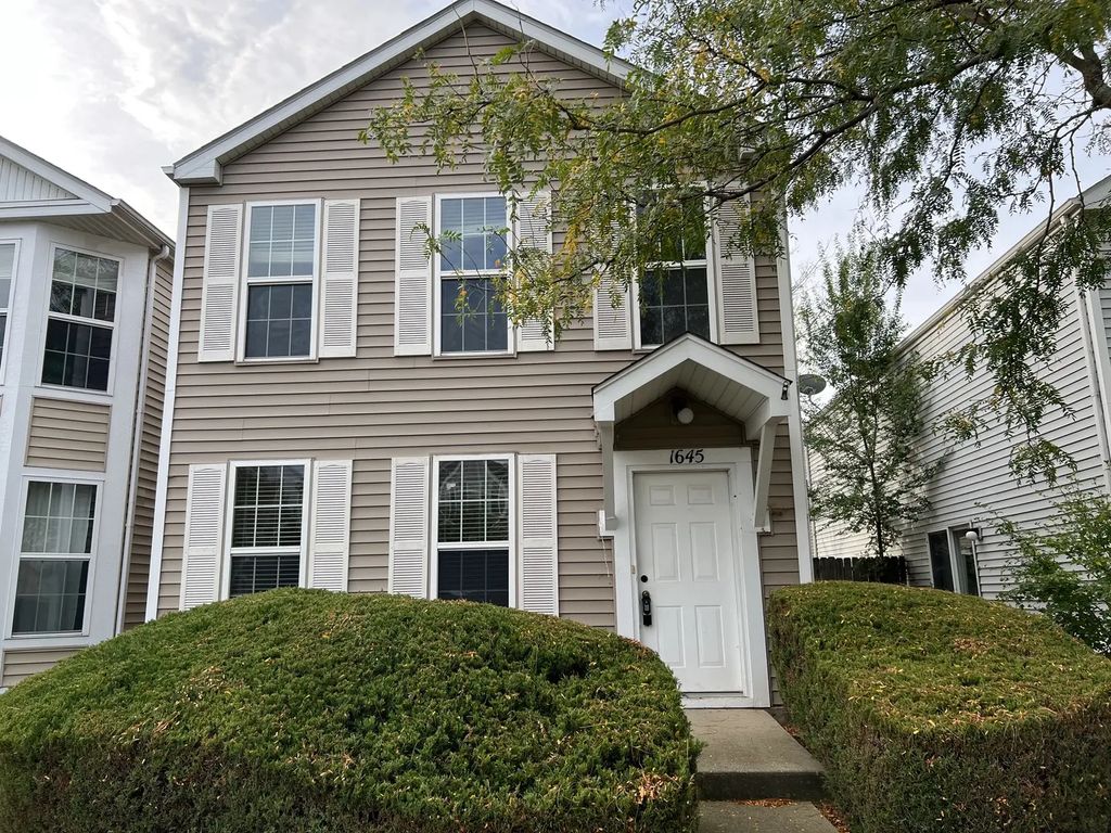 1645 Victoria Park Circle 1645, Aurora