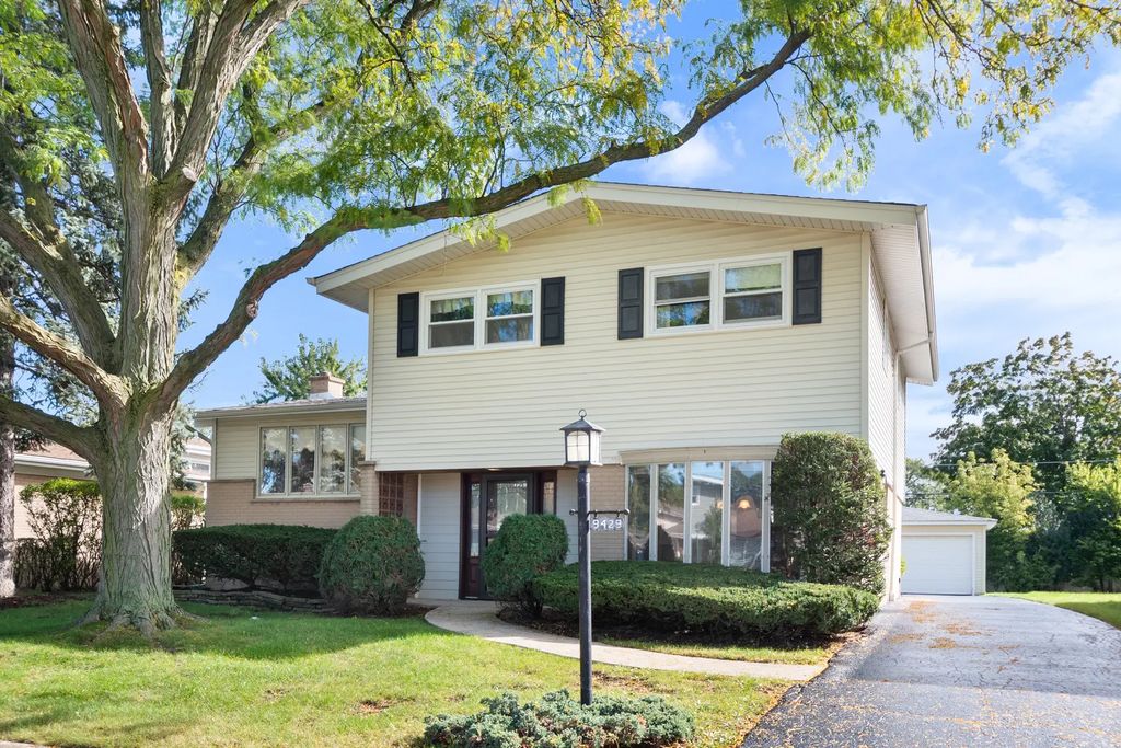 9429 Ozark Avenue, Morton Grove