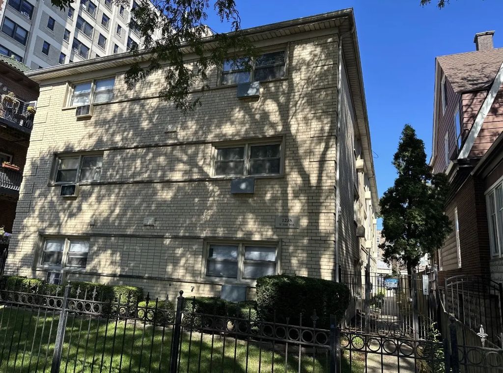 1238 W Pratt Boulevard 3a, Chicago