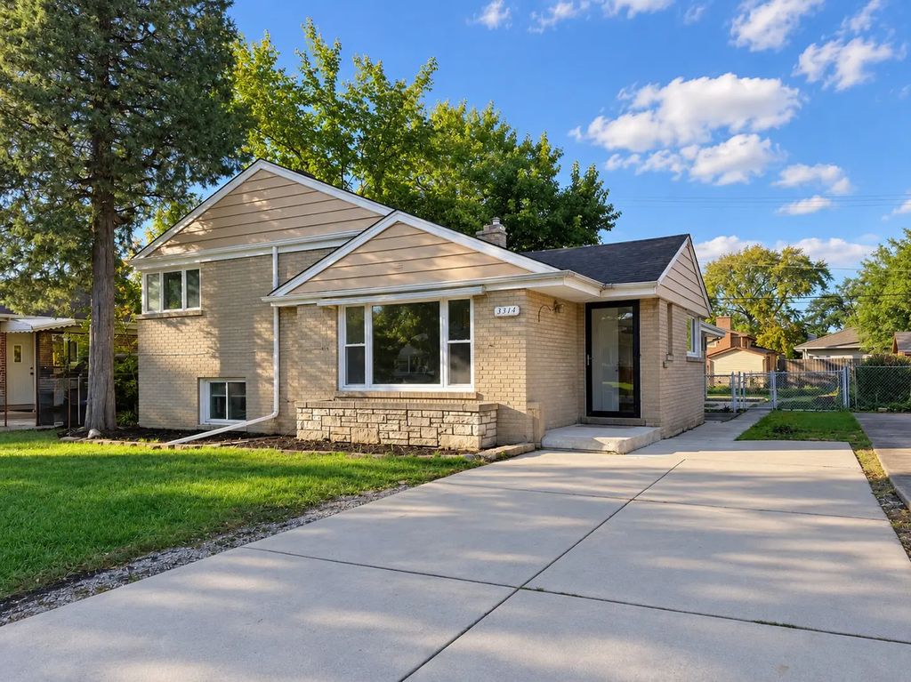 3814 W Sherwin Avenue, Lincolnwood