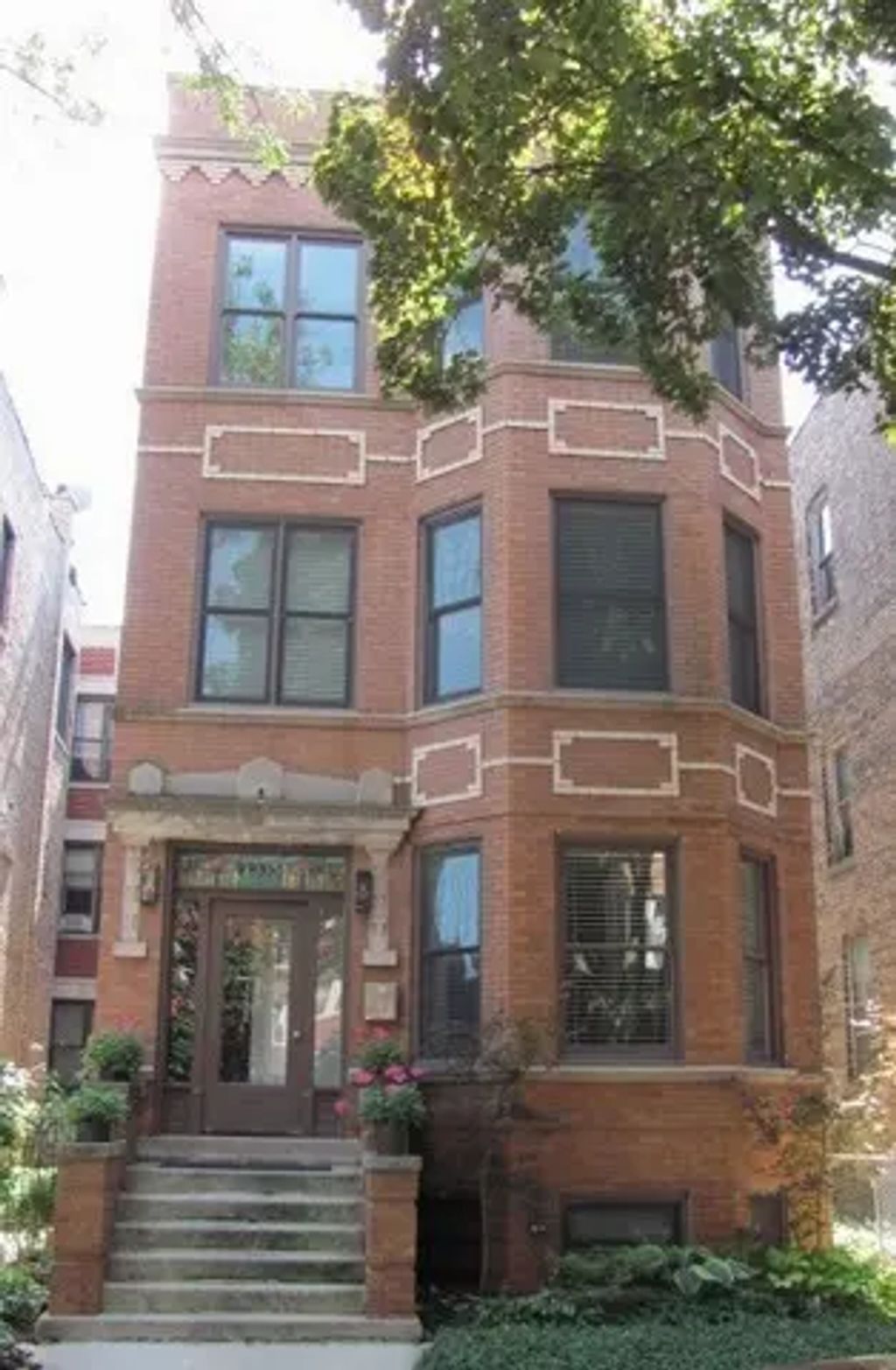 2335 W Iowa Street 1g, Chicago