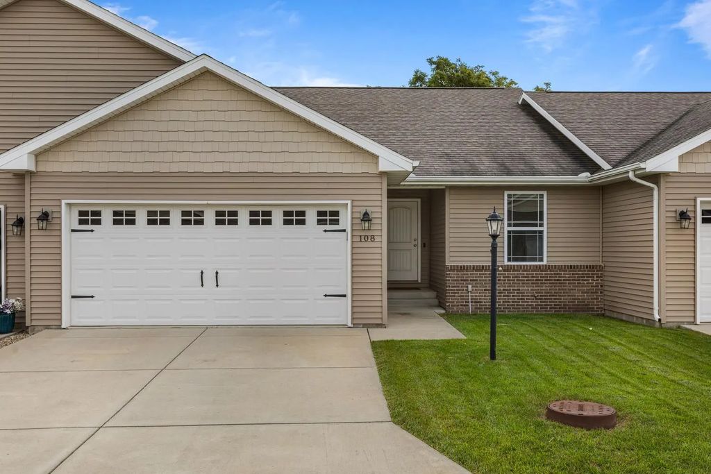 108 Sunset Court, Fisher