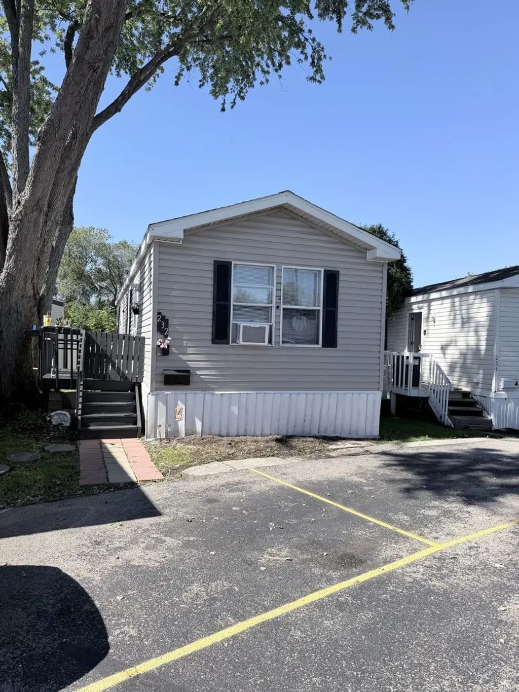 232 Central Skokie Road 232, Lake Bluff
