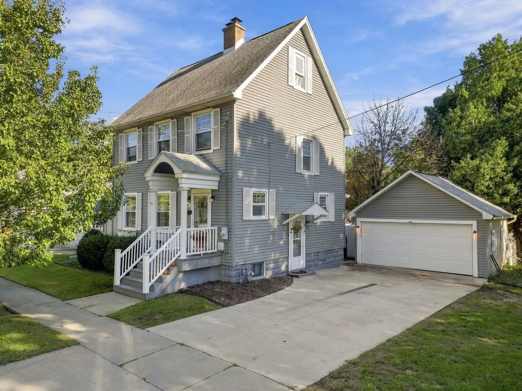 314 E Morgan Street, Dixon