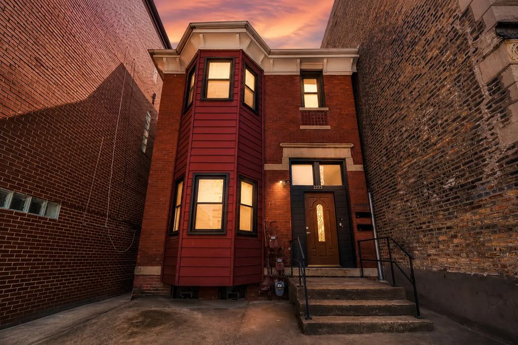 2223 W Taylor Street 1, Chicago