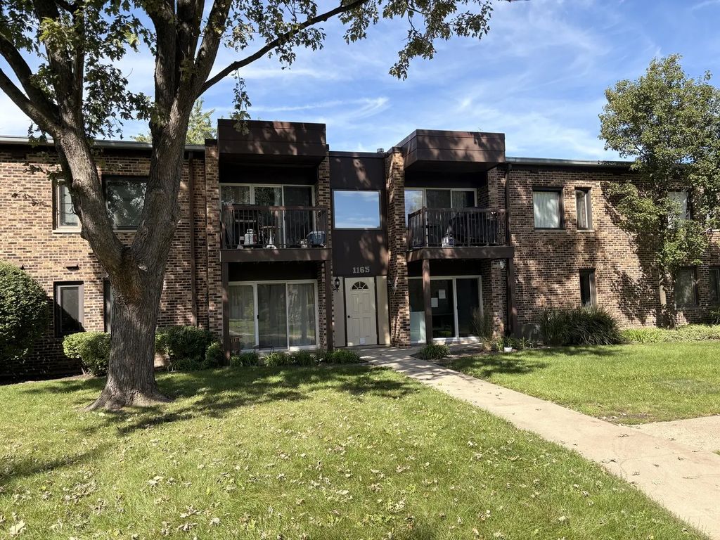 1165 Pleasant Run Drive 513, Wheeling