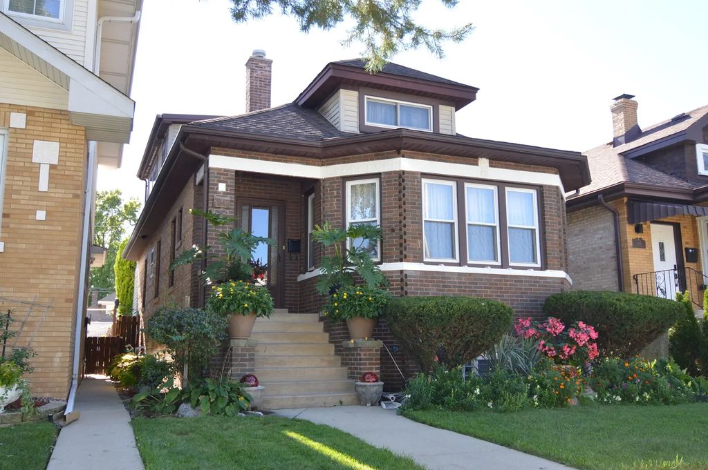 7843 W Cressett Drive, Elmwood Park