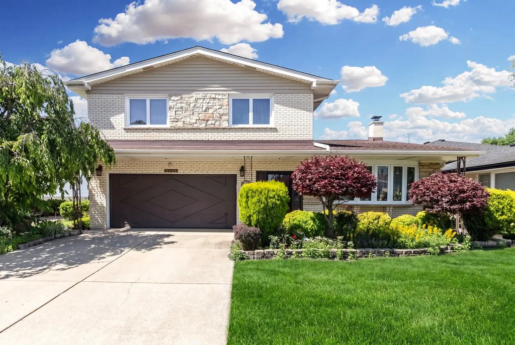 8432 W Amelia Drive, Niles