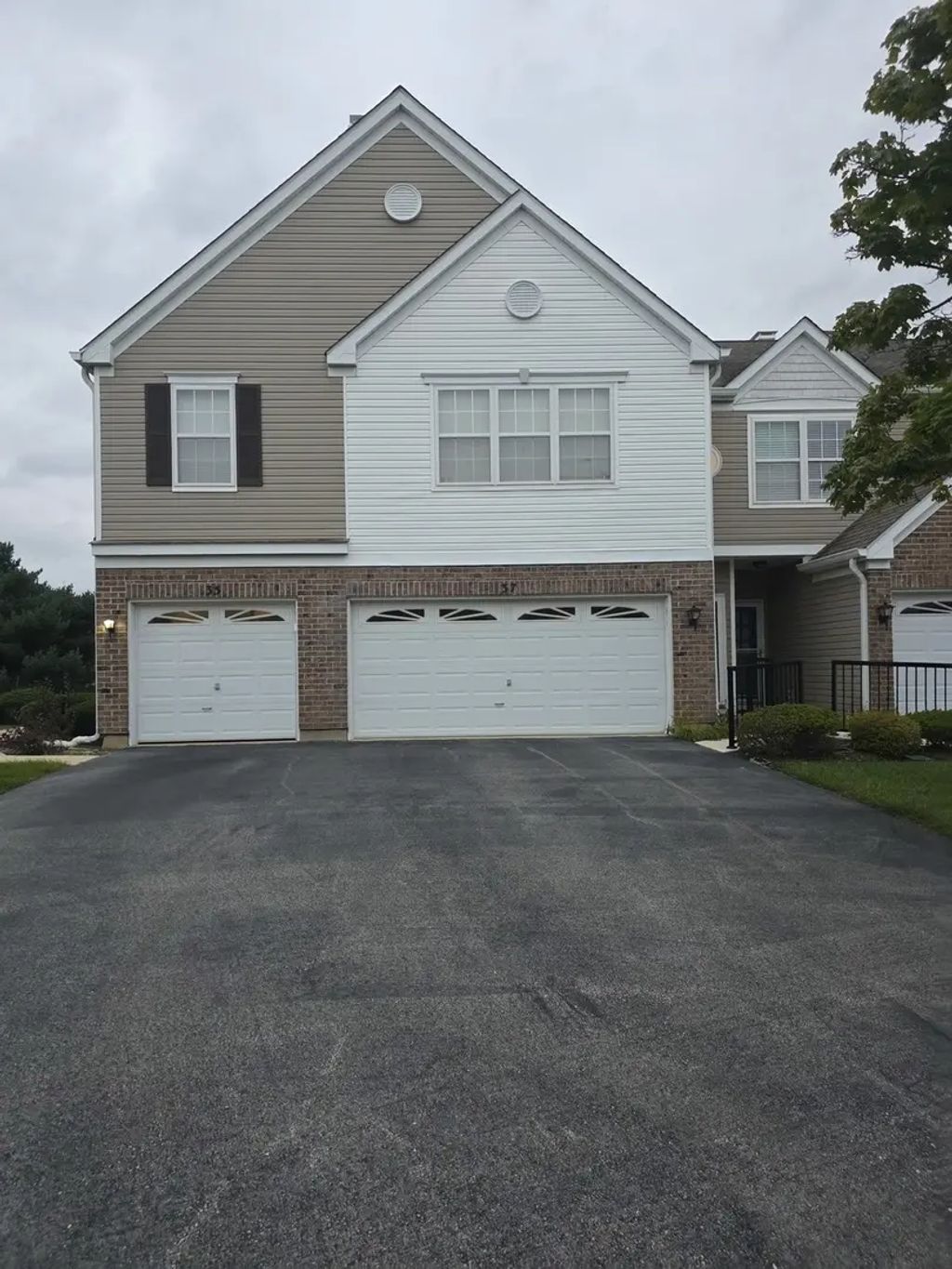 37 Arboretum Drive 1, Lombard