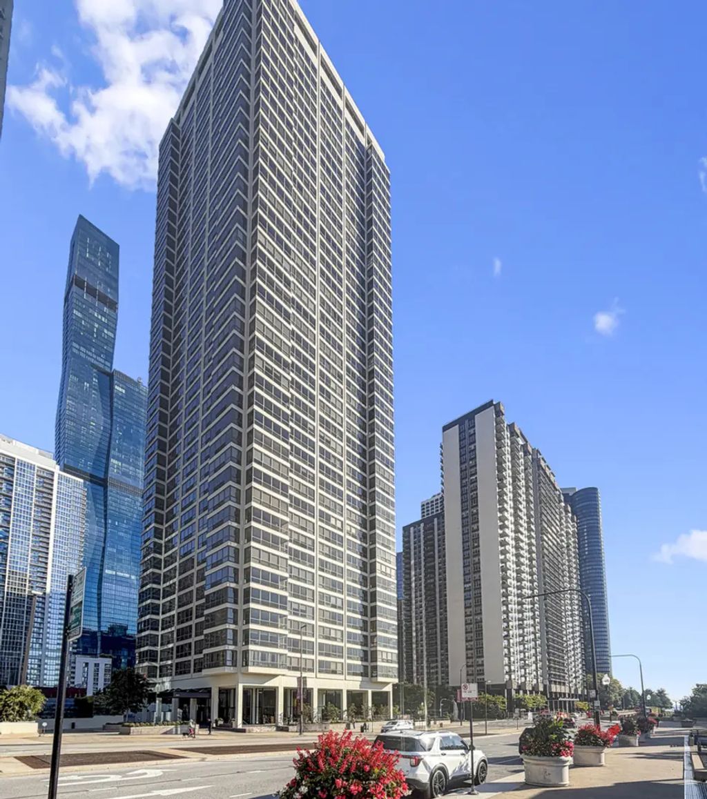 360 E Randolph Street 2203, Chicago