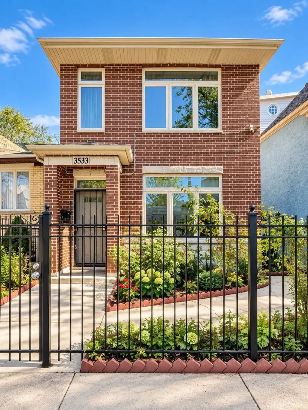 3533 S Rockwell Street, Chicago