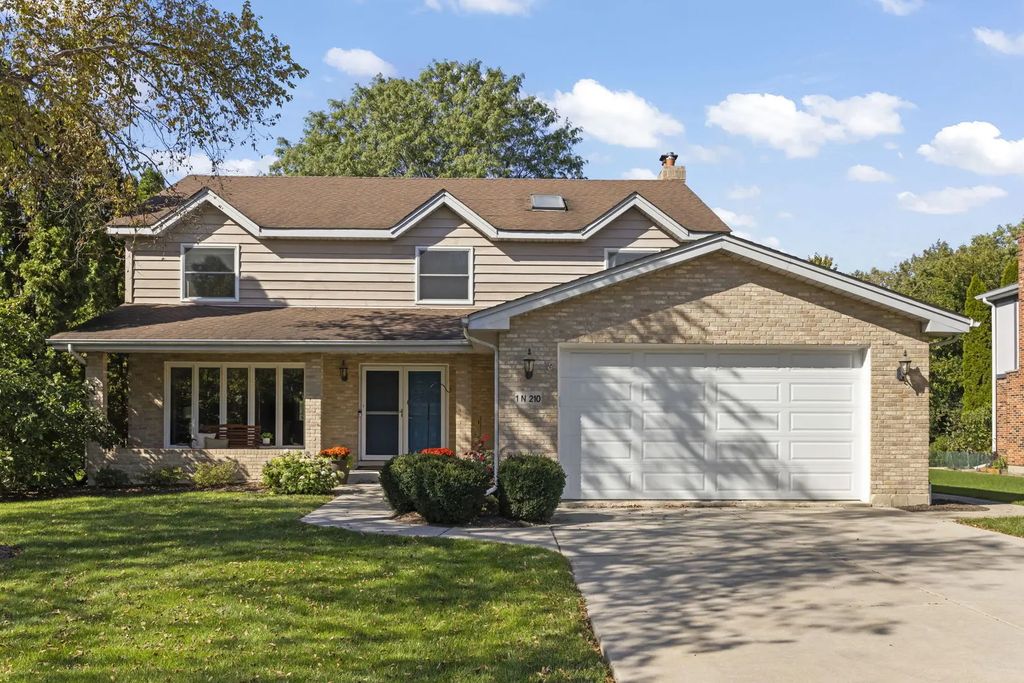 1n210 Coventry Drive, Wheaton