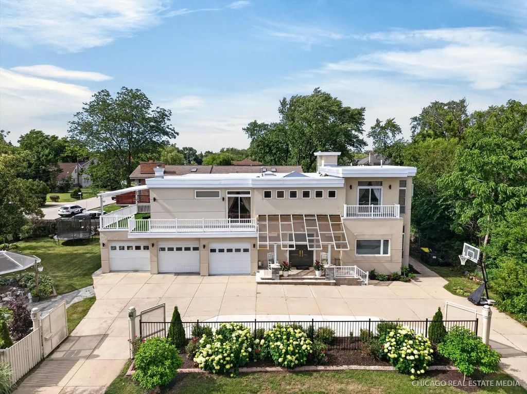8650 W Davis Street, Des Plaines