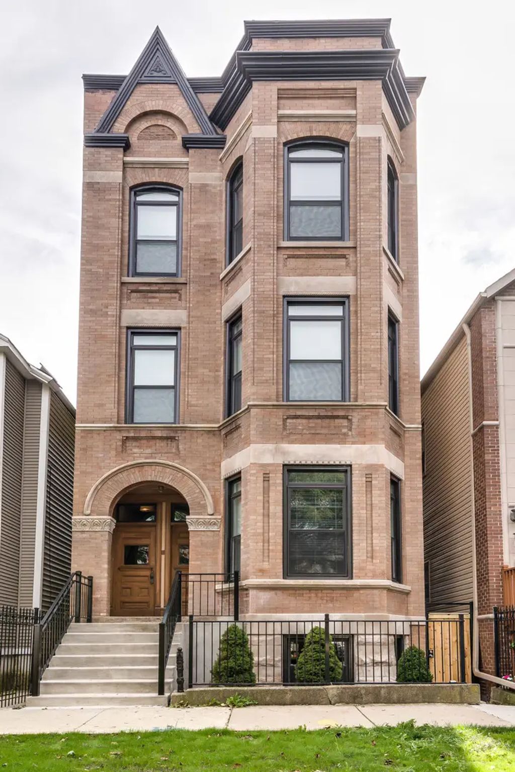2441 W Cortland Street 1, Chicago