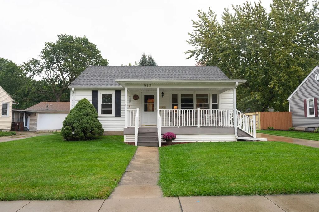 913 N 12th Street, Rochelle